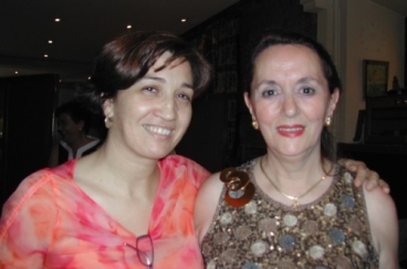 Isabel Martínez y Amelia Valcarcel